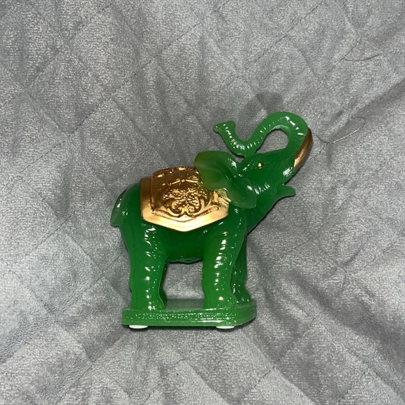 BUNDLE SALE - ELEPHANT FIGURINES - Picture 3 of 5